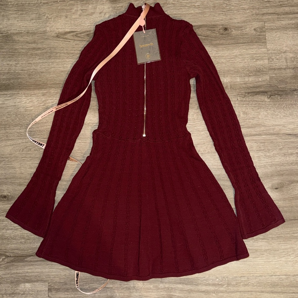 Hose of CB Evalina wine knit corset dress - Picture 15 of 16